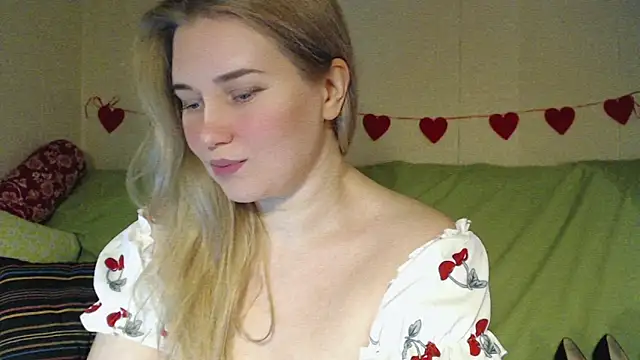 mmmPinUpGirl online show from February 15, 2026, 11:31 am