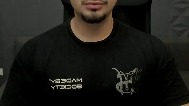 Snapshot of TonyWilcox chatting on November 16, 2025, 5:45 am TonyWilcox online show from November 16, 2025, 5:45 am