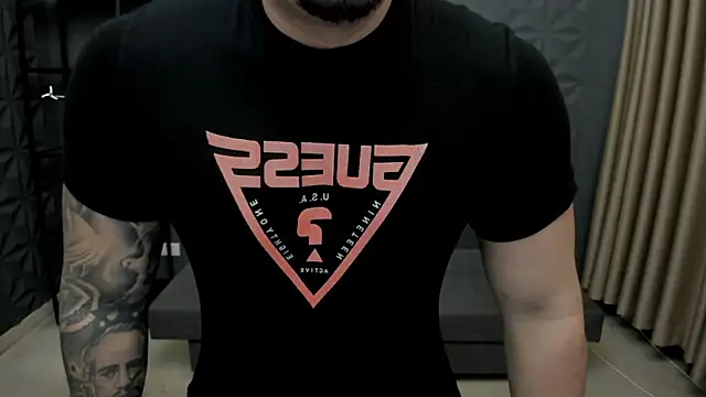 Snapshot of TonyWilcox chatting on October 28, 2025, 6:01 am TonyWilcox online show from October 28, 2025, 6:01 am