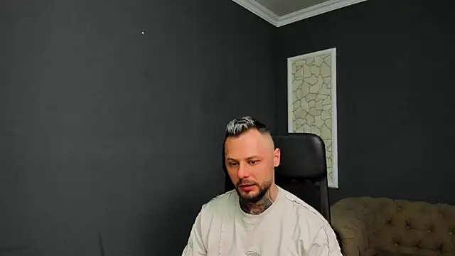 Snapshot of BrianHunts chatting on February 12, 2026, 6:24 am BrianHunts online show from February 12, 2026, 6:24 am