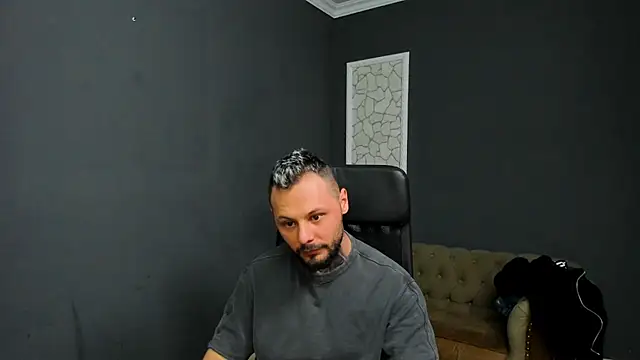 Snapshot of BrianHunts chatting on February 26, 2026, 5:18 am BrianHunts online show from February 26, 2026, 5:18 am