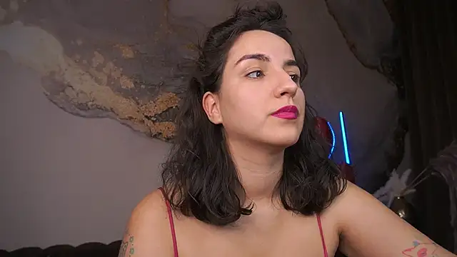 Daphne Moss online show from February 12, 2025, 5:16 pm