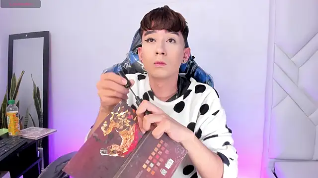 Chris boy  online show from January 6, 2026, 8:29 am