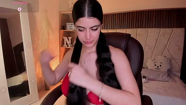  Niah  online show from November 6, 2025, 8:24 pm