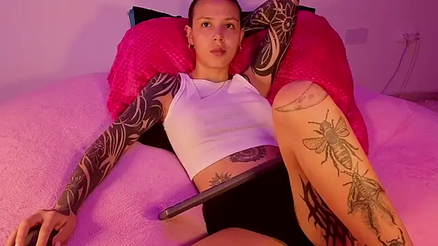 goddess vee  online show from March 7, 2026, 3:02 am