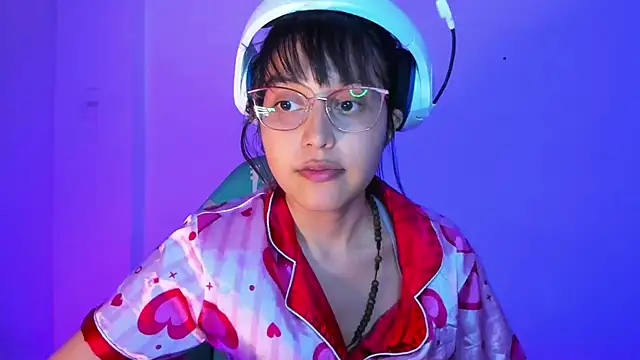 Little Lisy online show from October 31, 2025, 4:20 am