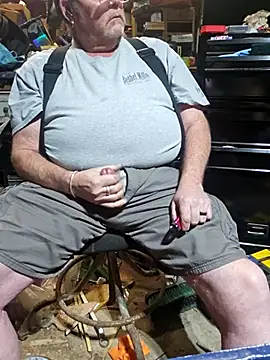 Snapshot of mrwizard4570 chatting on December 18, 2025, 11:08 pm mrwizard4570 online show from December 18, 2025, 11:08 pm