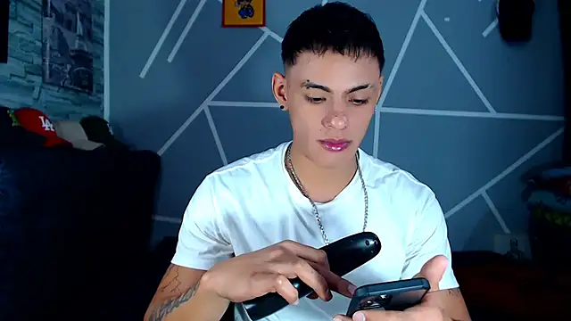 Snapshot of danilohot_19 chatting on March 15, 2025, 1:19 am danilohot 19 online show from March 15, 2025, 1:19 am