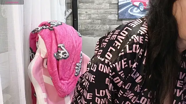 Vika loves you online show from November 24, 2025, 2:28 pm