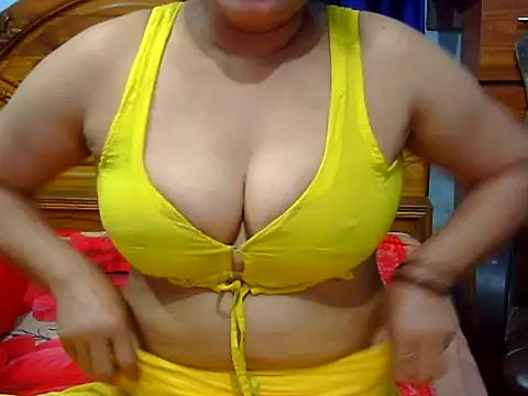 Snapshot of Daneldayna chatting on July 11, 2026, 4:51 pm Daneldayna online show from July 11, 2026, 4:51 pm