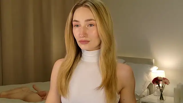 bella  rose online show from February 18, 2026, 3:30 pm