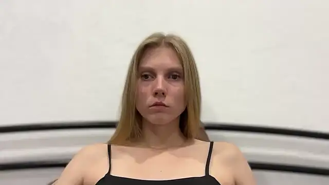 MaryMiton online show from July 17, 2026, 9:23 pm