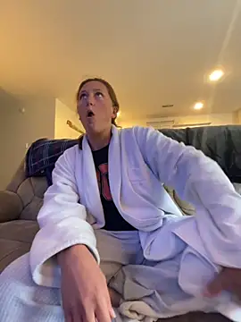 Snapshot of triple34D chatting on October 24, 2025, 5:23 pm triple34D online show from October 24, 2025, 5:23 pm