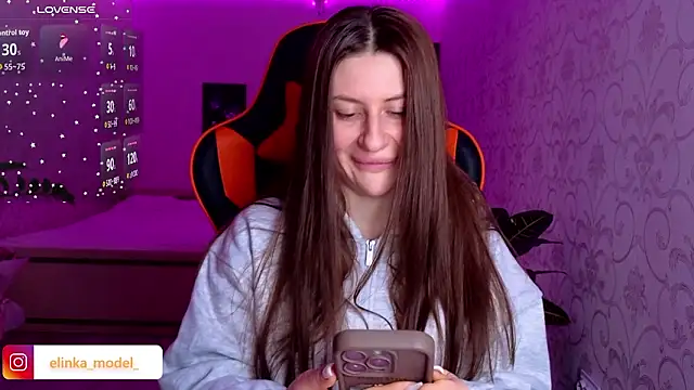 Snapshot of Elishka_ chatting on February 9, 2026, 9:57 pm Elishka online show from February 9, 2026, 9:57 pm