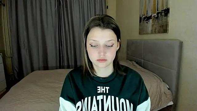 SoniNesti online show from October 13, 2025, 3:13 pm