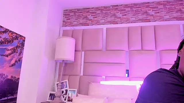 ShaniaBrownn online show from May 22, 2026, 7:45 pm