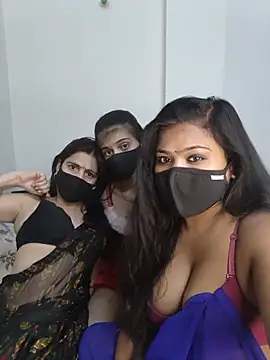 Snapshot of cutee__crazy chatting on June 3, 2026, 2:55 pm cutee crazy online show from June 3, 2026, 2:55 pm