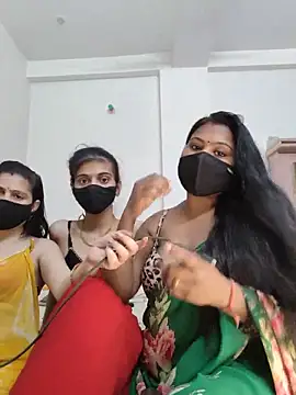 Snapshot of cutee__crazy chatting on May 28, 2026, 1:50 pm cutee crazy online show from May 28, 2026, 1:50 pm
