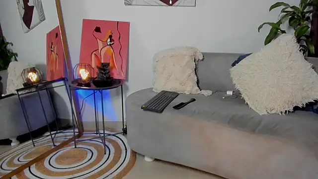 sweet mia23 online show from November 2, 2025, 6:40 am