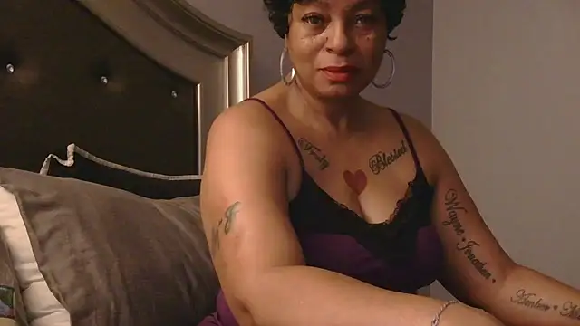 Snapshot of MSweetLindaParks chatting on January 17, 2026, 5:22 am MSweetLindaParks online show from January 17, 2026, 5:22 am