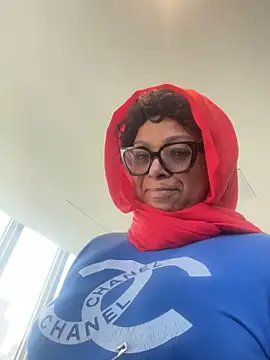 MSweetLindaParks online show from April 16, 2026, 12:39 pm