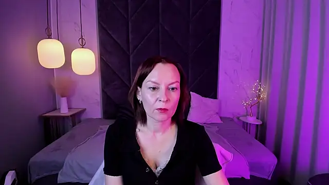 NikaGentle online show from October 19, 2025, 5:32 am