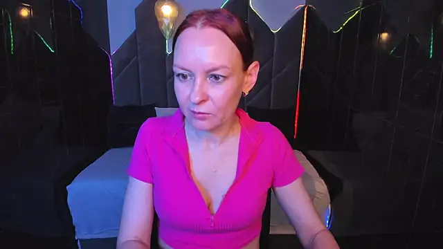 NikaGentle online show from November 7, 2025, 5:56 am