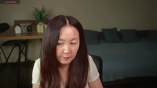 AvroraSakura online show from March 5, 2026, 12:24 pm