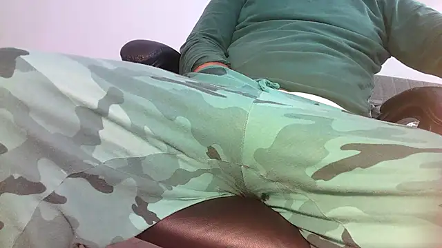 Snapshot of Red_Maister chatting on February 22, 2026, 12:57 am Red Maister online show from February 22, 2026, 12:57 am