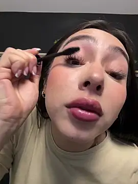 Snapshot of isabella_jade chatting on November 24, 2025, 10:10 pm isabella jade online show from November 24, 2025, 10:10 pm