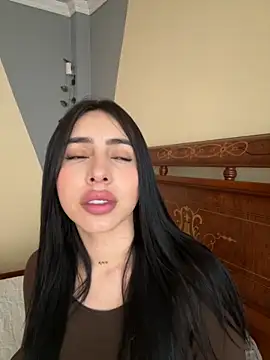 Snapshot of isabella_jade chatting on October 17, 2025, 1:24 pm isabella jade online show from October 17, 2025, 1:24 pm