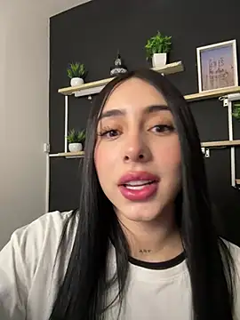 Snapshot of isabella_jade chatting on February 4, 2026, 7:53 pm isabella jade online show from February 4, 2026, 7:53 pm