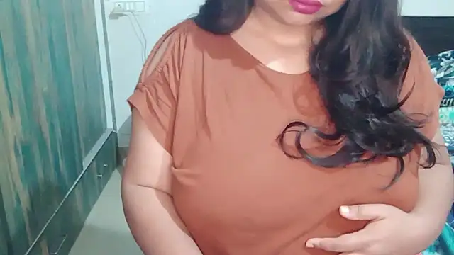 Snapshot of yoursnishaa chatting on January 15, 2025, 8:41 am yoursnishaa online show from January 15, 2025, 8:41 am