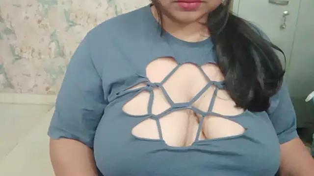 Snapshot of yoursnishaa chatting on February 14, 2026, 4:18 pm yoursnishaa online show from February 14, 2026, 4:18 pm