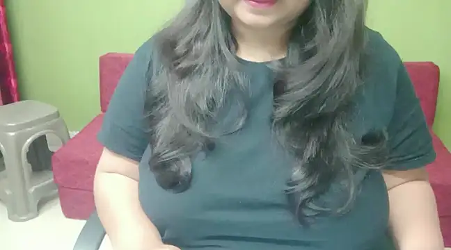 Snapshot of yoursnishaa chatting on December 18, 2024, 5:00 pm yoursnishaa online show from December 18, 2024, 5:00 pm