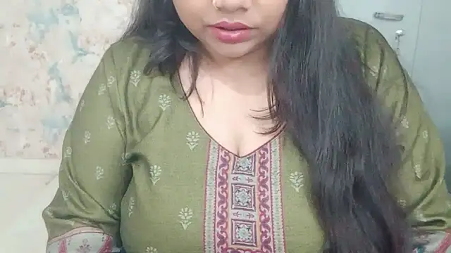 Snapshot of yoursnishaa chatting on February 15, 2026, 6:47 am yoursnishaa online show from February 15, 2026, 6:47 am