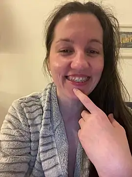 Nicole-Ray online show from March 4, 2026, 9:00 pm