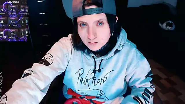 Marieblueeyes online show from October 15, 2025, 8:28 pm