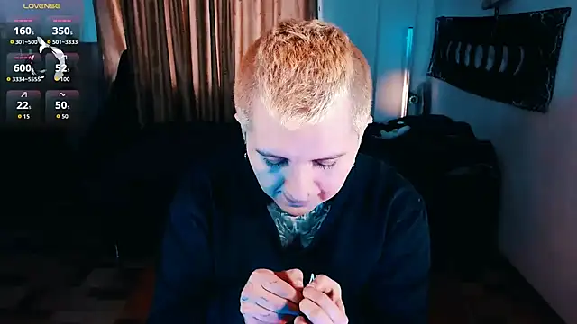 Marieblueeyes online show from January 13, 2026, 9:52 pm