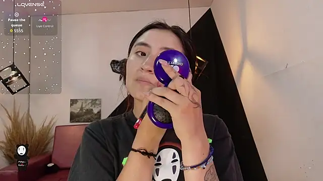 Perla Campbell online show from October 16, 2025, 7:11 pm