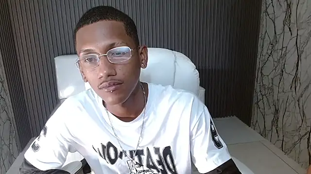 ManSant online show from October 12, 2025, 3:24 pm