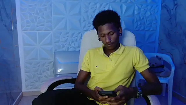 Snapshot of ManSant chatting on April 21, 2026, 4:13 pm ManSant online show from April 21, 2026, 4:13 pm