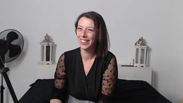 Oriane Jackson online show from April 18, 2026, 3:25 pm