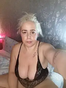 Couple-in-love online show from January 4, 2025, 11:59 pm