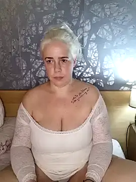 Couple-in-love online show from December 20, 2024, 12:30 am