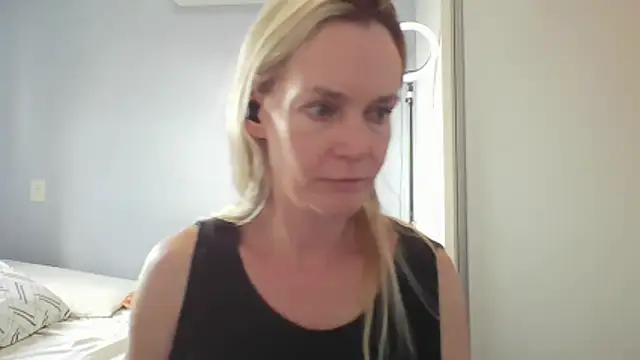 Annylove1 online show from February 16, 2026, 7:01 pm