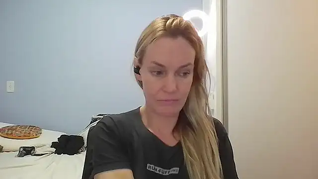 Annylove1 online show from April 10, 2026, 12:23 pm