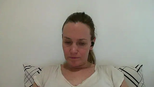 Annylove1 online show from March 17, 2025, 9:46 pm