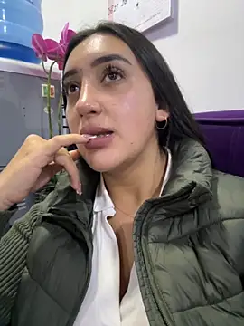 Hannahoff online show from November 6, 2025, 12:25 am