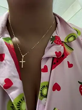 Snapshot of Hannahoff chatting on February 10, 2026, 9:25 pm Hannahoff online show from February 10, 2026, 9:25 pm